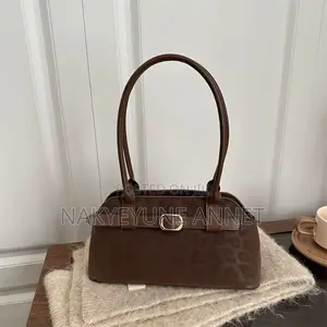 Style Letro Leopard Print Under Arm Bag