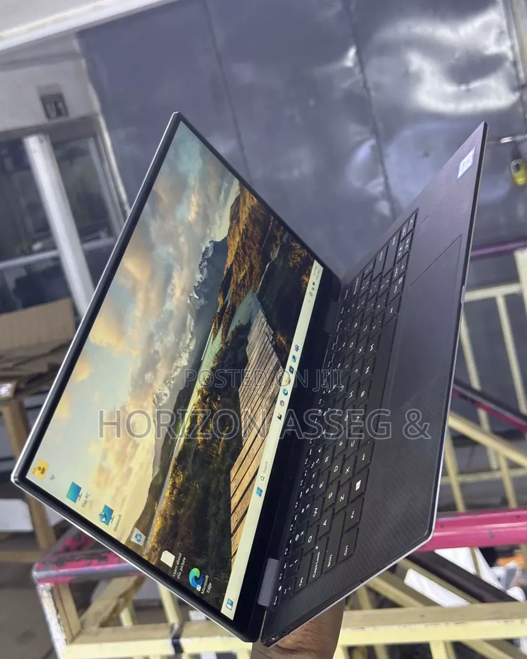 New Laptop Dell XPS 13 9365 8GB Intel Core i5 SSD 256GB