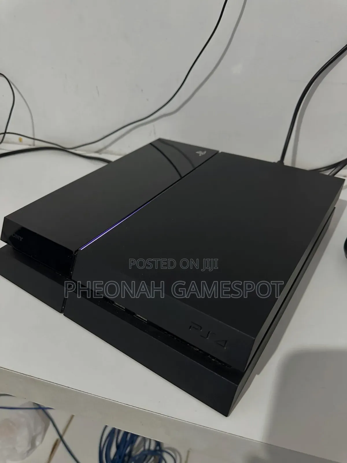 PS4 Standard Console: Your Hands Become Dangerous Weapons  
