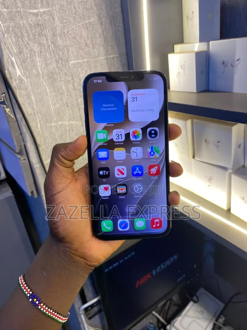 New Apple iPhone 15 128 GB Black