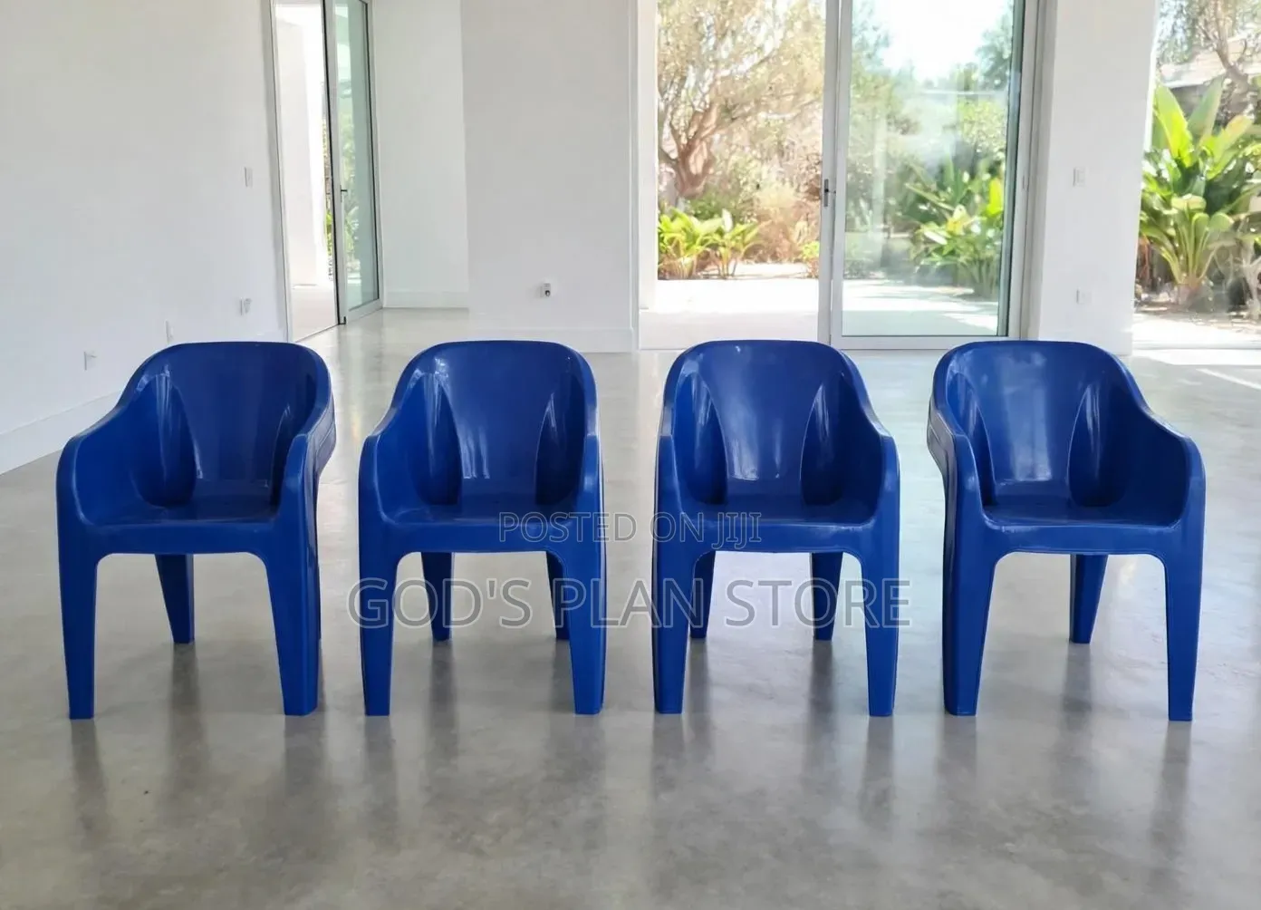 1pcs Italy Plastic Chairs Plastic Chairs