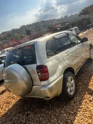 Toyota RAV4 Automatic 2000 Gold