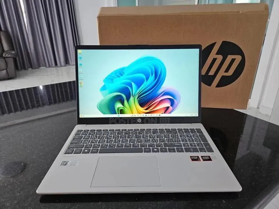 New Laptop HP OmniBook 3 8GB Intel Core Ultra 5 SSD 512GB
