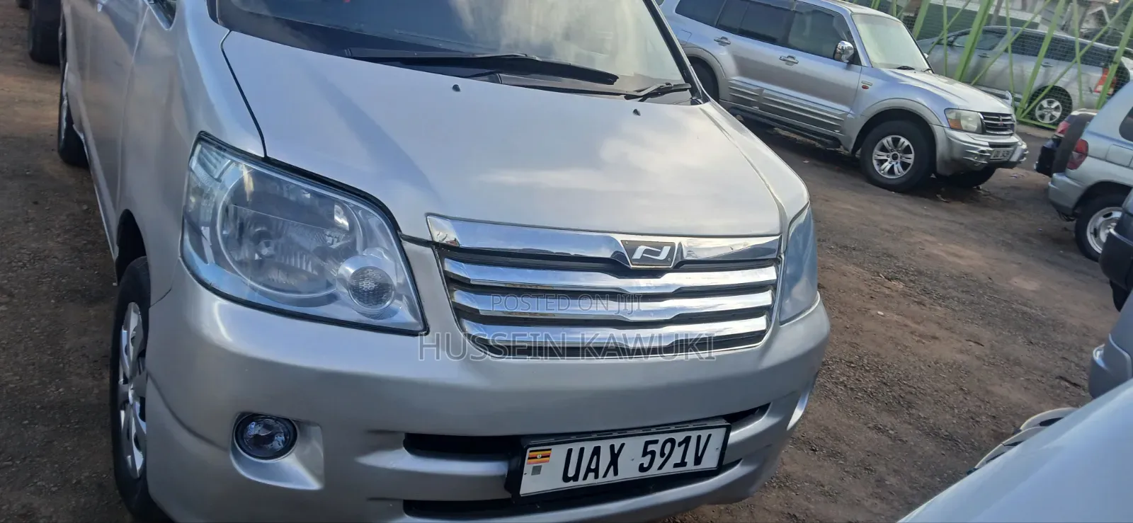 Toyota Noah 2004 Silver