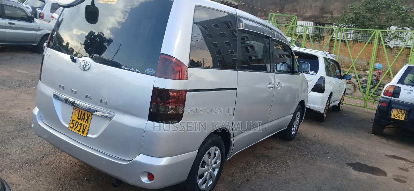 Toyota Noah 2004 Silver