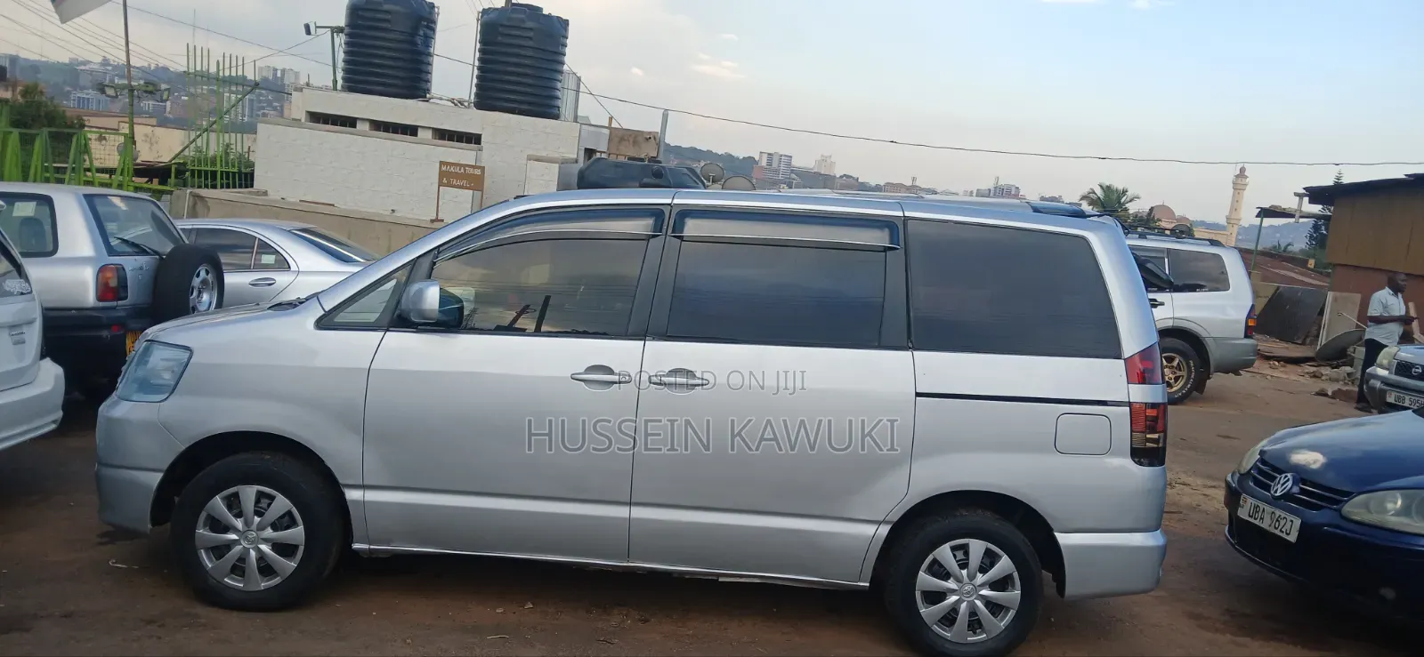 Toyota Noah 2004 Silver