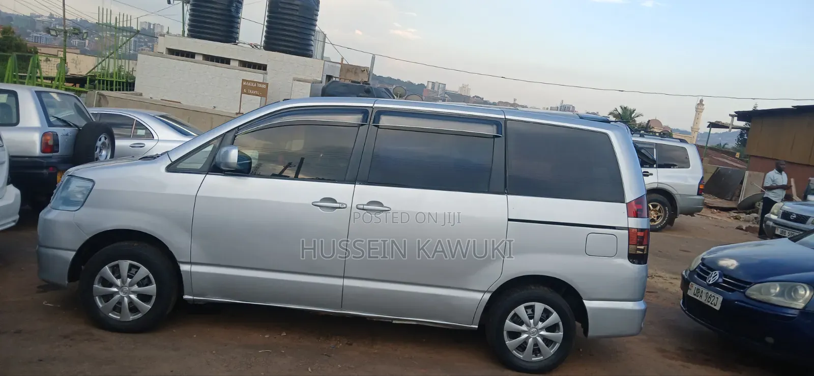 Toyota Noah 2004 Silver