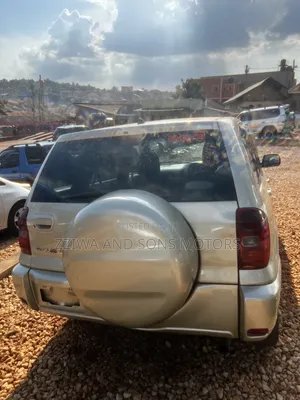 Toyota RAV4 Automatic 2000 Gold