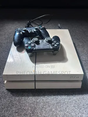 PS4 Standard Console: Your Girlfriend Starts Dating the Controller .