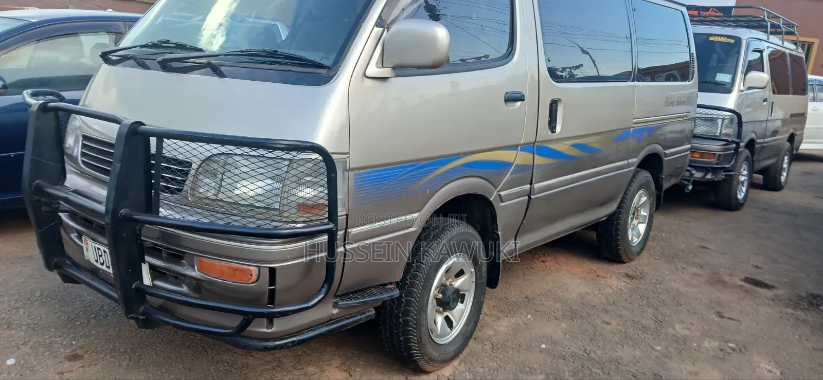 Toyota HiAce 2000 Silver