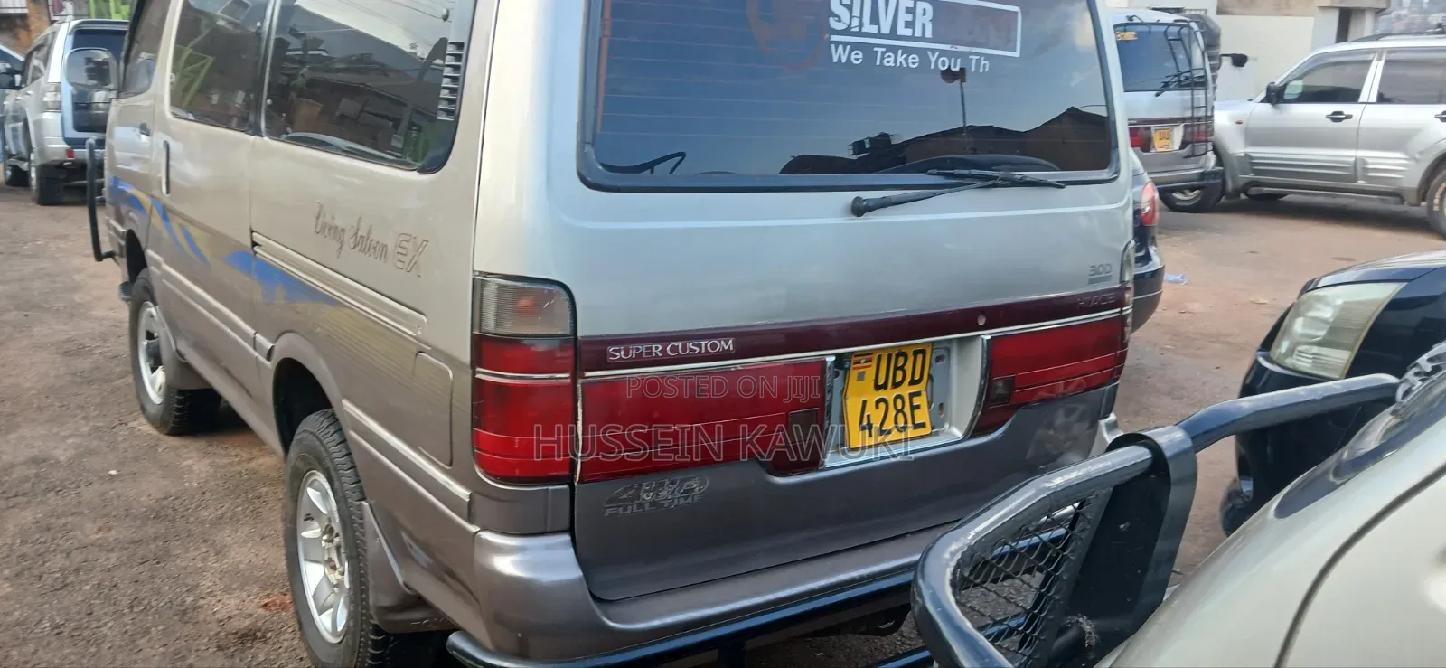 Toyota HiAce 2000 Silver