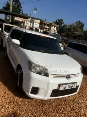 Toyota Corolla Rumion Hatchback 1.8 FWD 2012 White