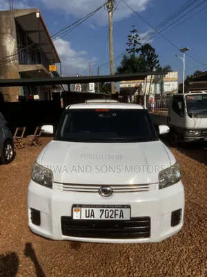 Toyota Corolla Rumion Hatchback 1.8 FWD 2012 White