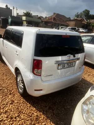 Toyota Corolla Rumion Hatchback 1.8 FWD 2012 White