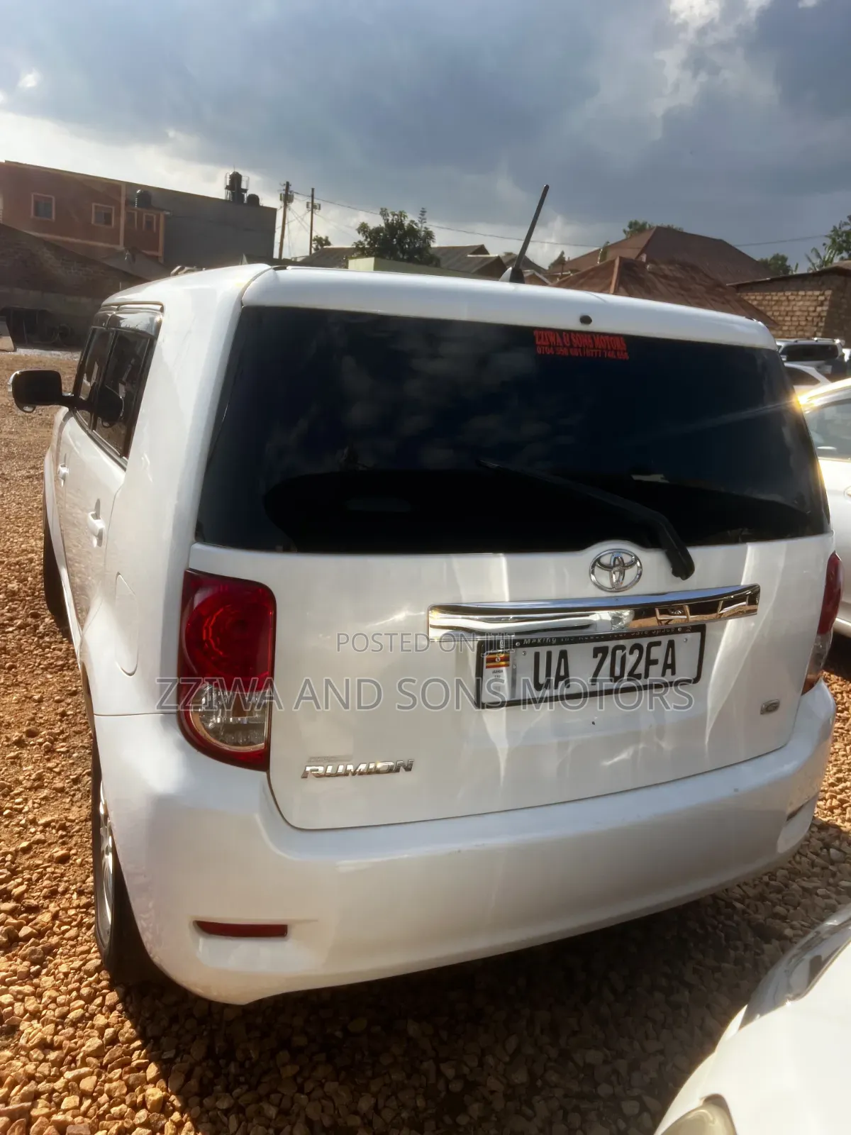 Toyota Corolla Rumion Hatchback 1.8 FWD 2012 White