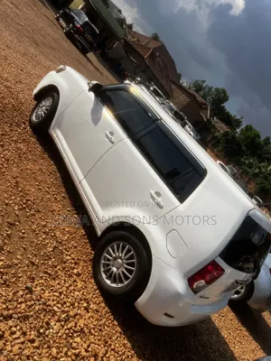 Toyota Corolla Rumion Hatchback 1.8 FWD 2012 White