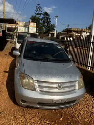 Toyota IST 2006 Silver