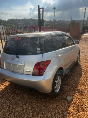 Toyota IST 2006 Silver