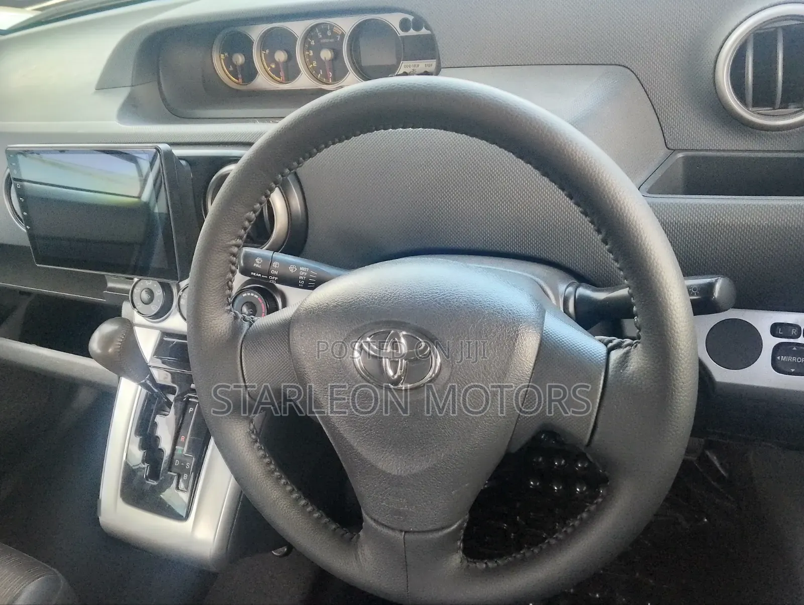 Toyota Corolla Rumion 2010 White