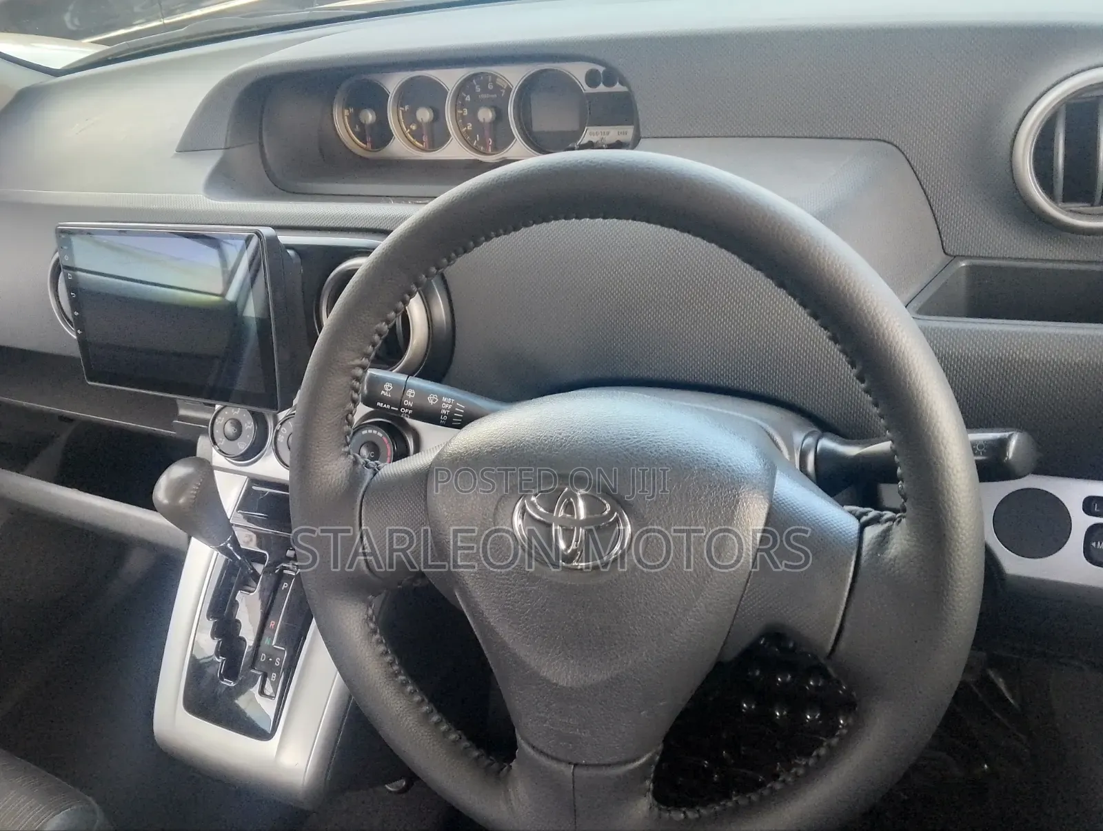 Toyota Corolla Rumion 2010 White