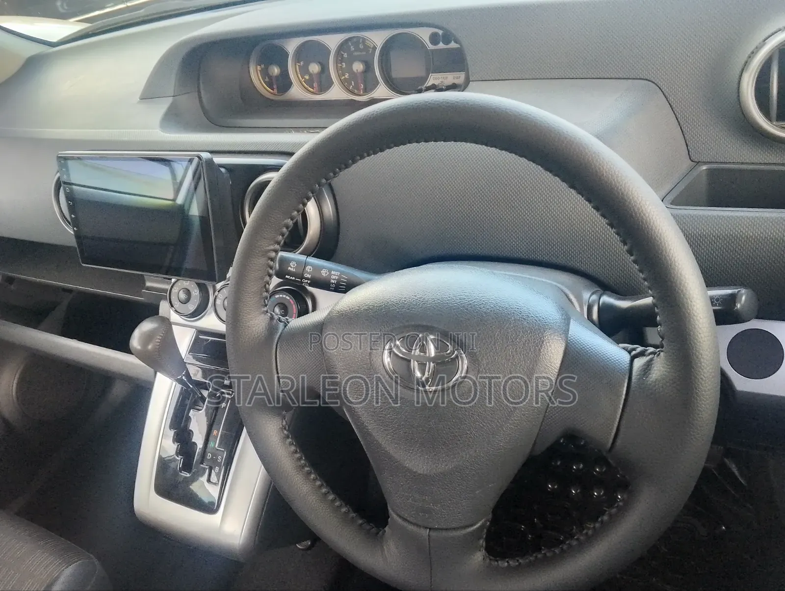 Toyota Corolla Rumion 2010 White