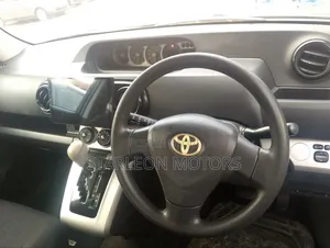 Toyota Corolla Rumion 2010 Black