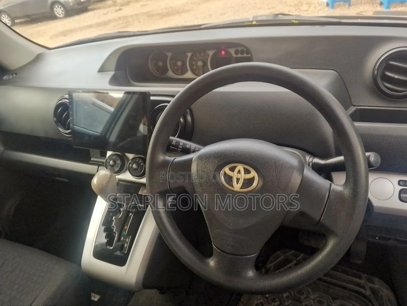 Toyota Corolla Rumion 2010 Black