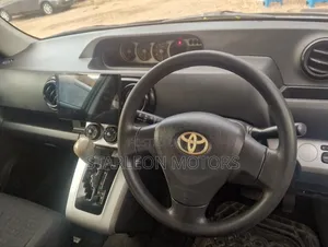 Toyota Corolla Rumion 2010 Black