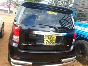 Toyota Corolla Rumion 2010 Black