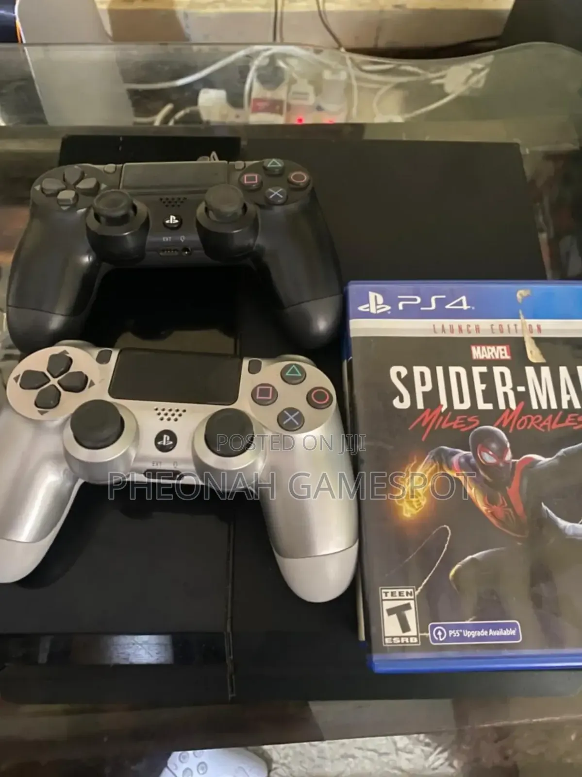 PS4 Standard Console: Your Neighbours Start Supporting Barcelona 
