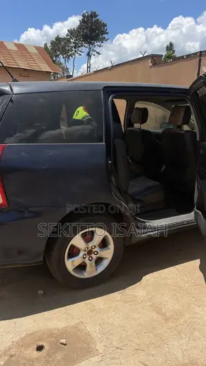 Toyota Wish 2006 Blue