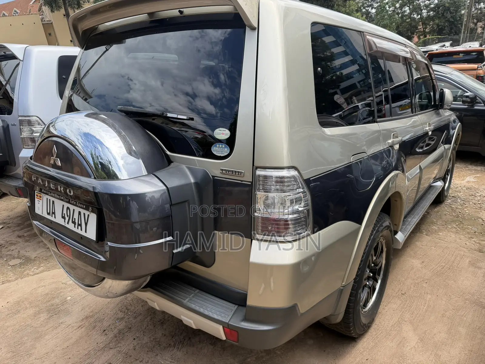 Mitsubishi Pajero 2010 Gold