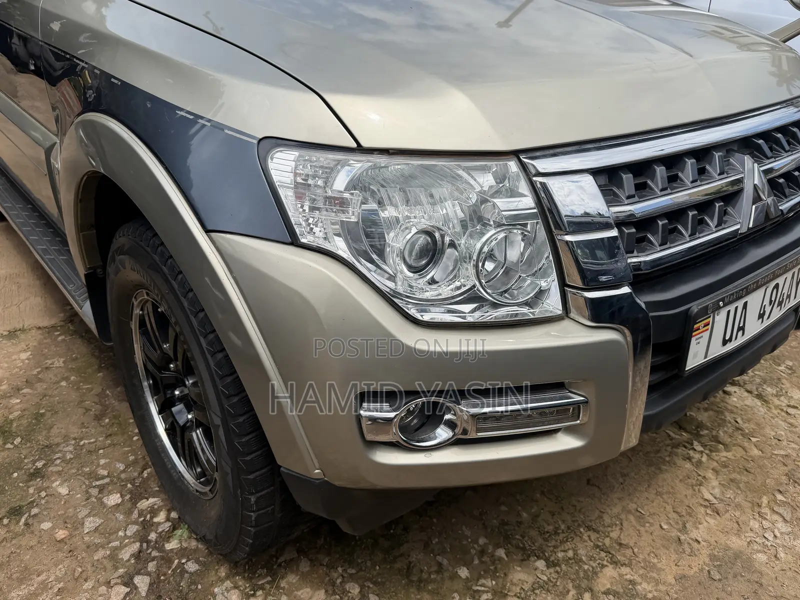 Mitsubishi Pajero 2010 Gold