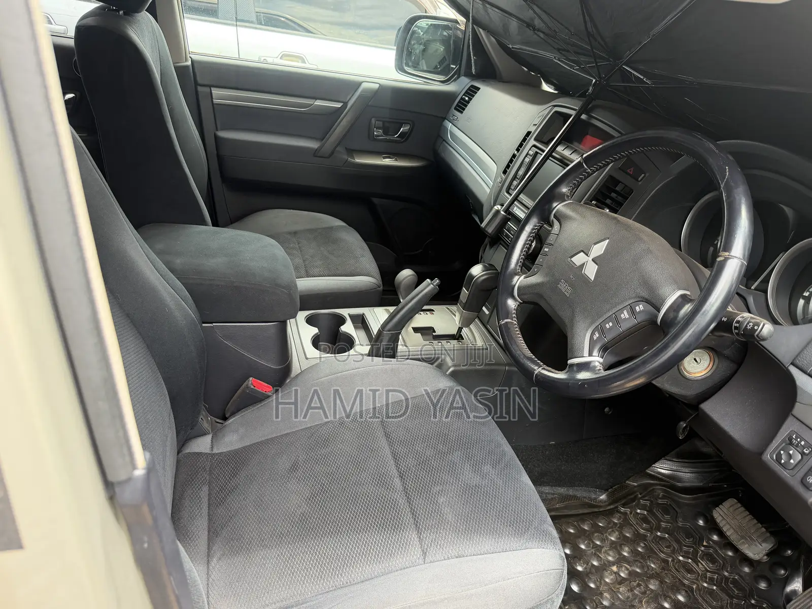 Mitsubishi Pajero 2010 Gold