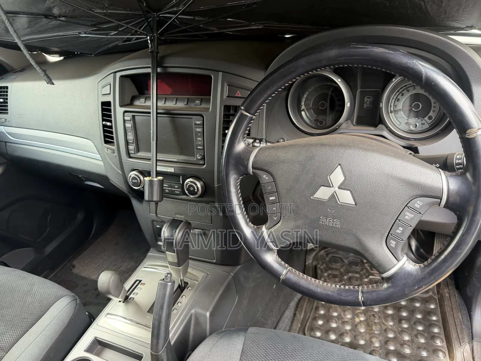 Mitsubishi Pajero 2010 Gold