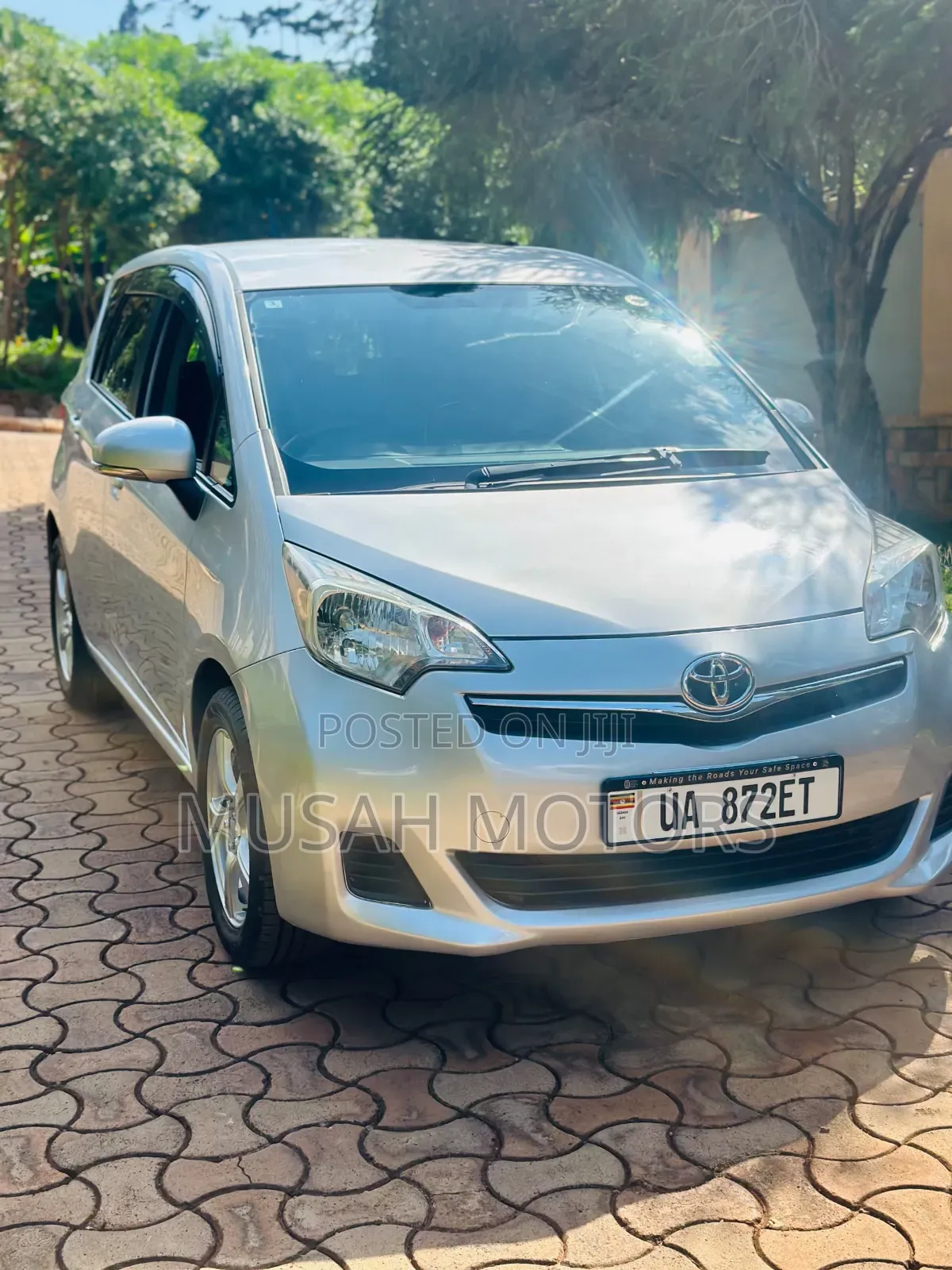 Toyota Ractis 2013 Silver