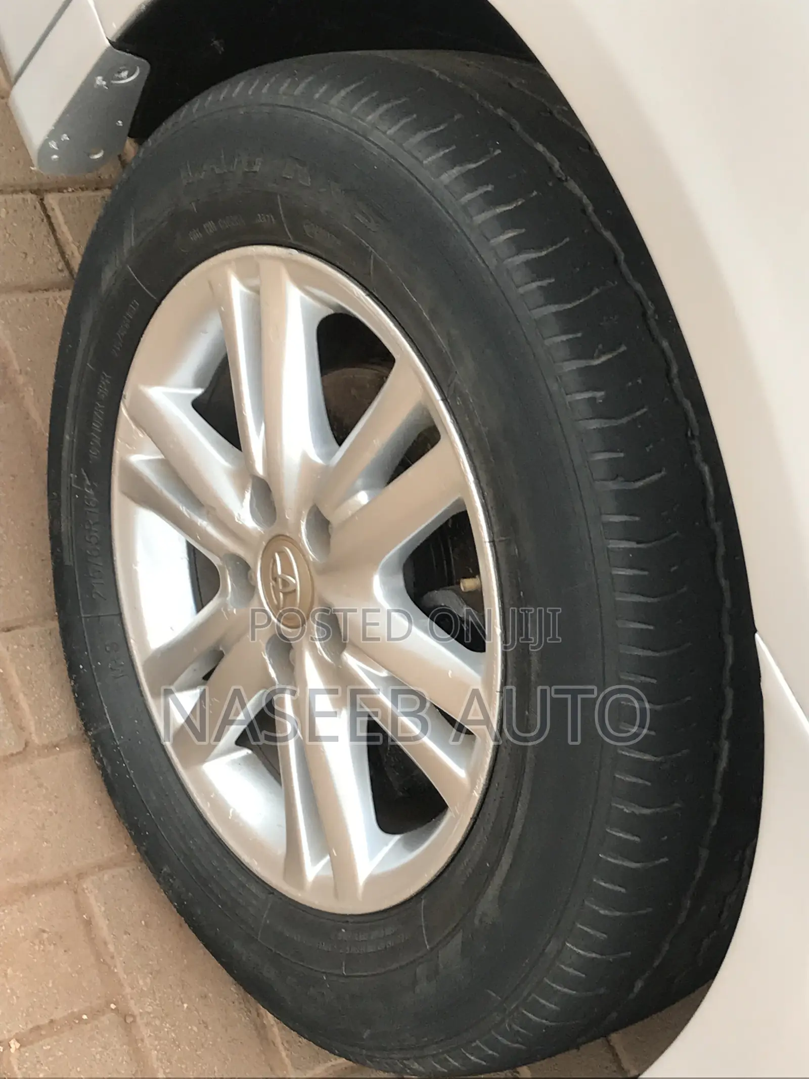 Toyota Noah 2010 Silver