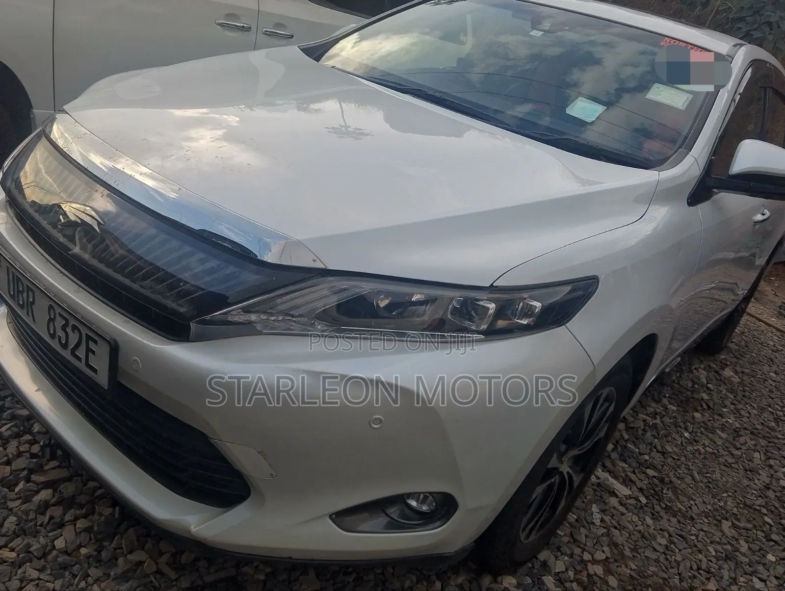 Toyota Harrier 2.0 2016 White