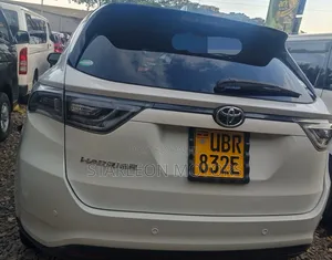 Toyota Harrier 2.0 2016 White