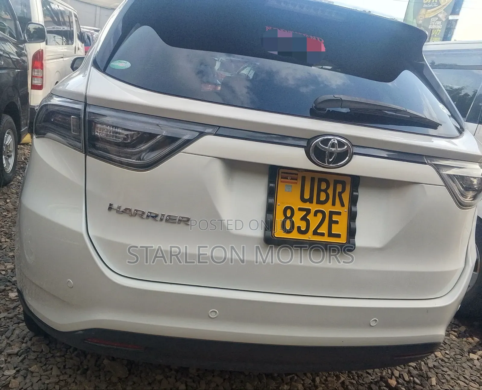 Toyota Harrier 2.0 2016 White