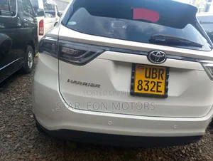 Toyota Harrier 2.0 2016 White