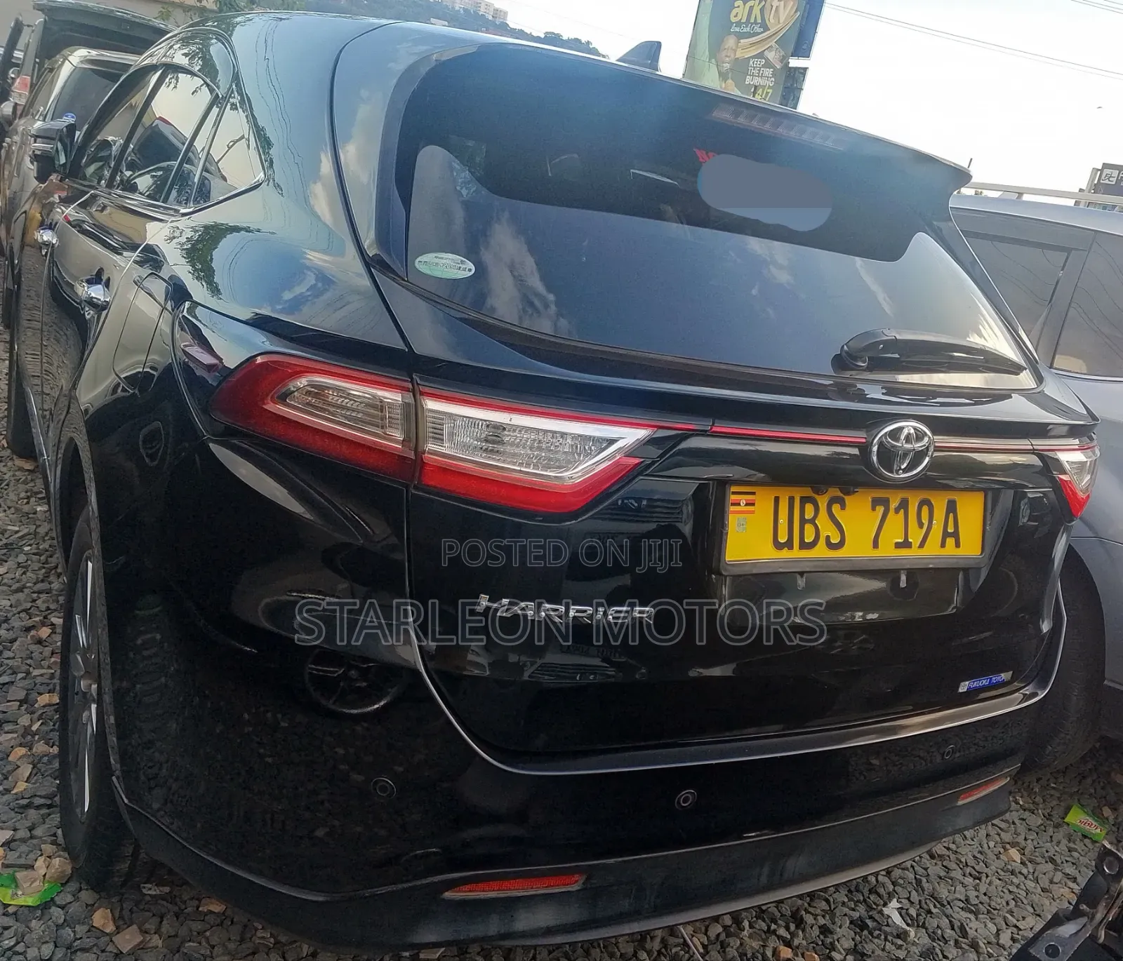 Toyota Harrier 2.0 2016 Black