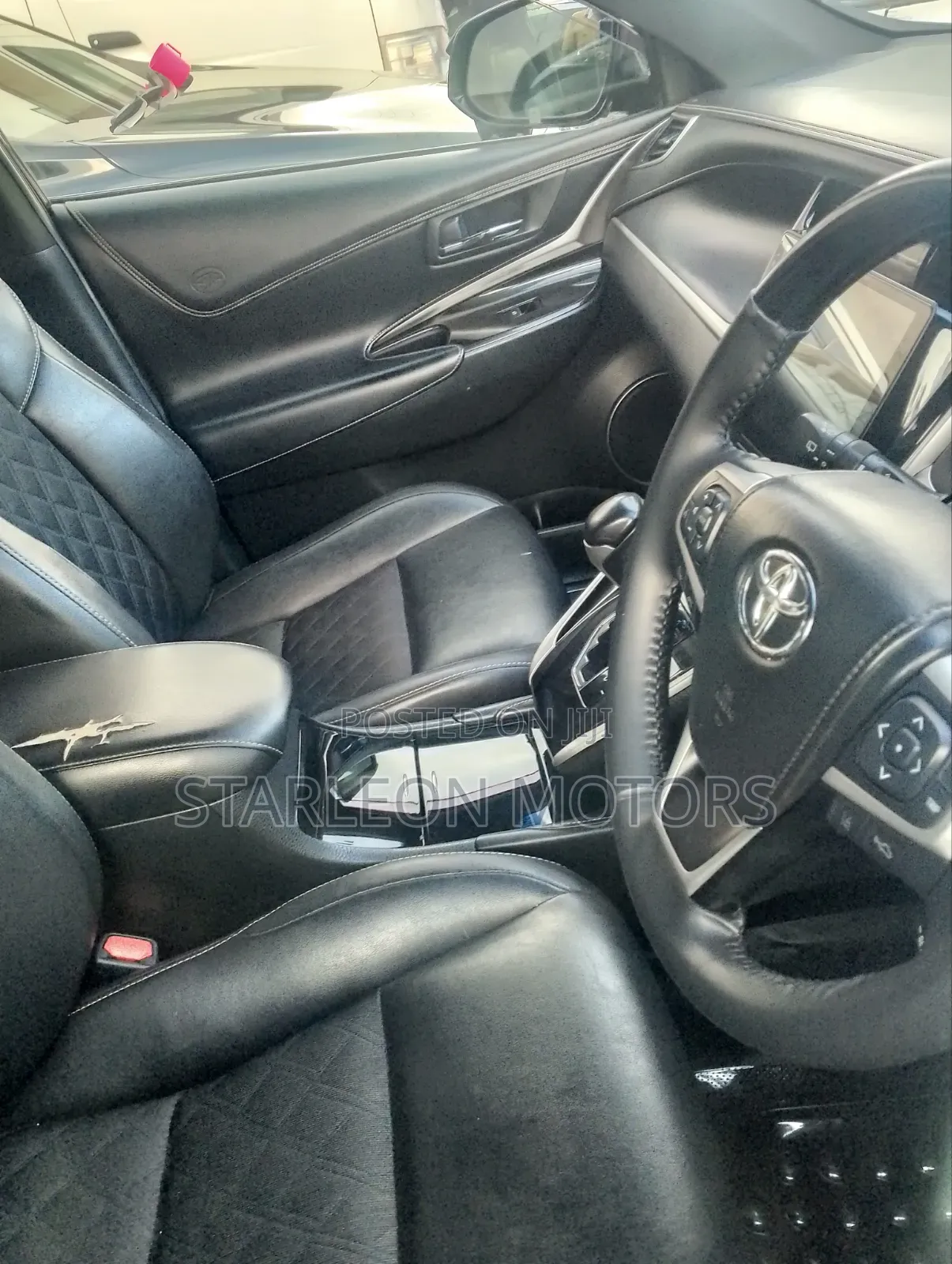 Toyota Harrier 2.0 2016 Black