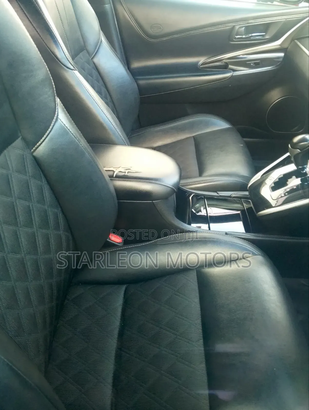 Toyota Harrier 2.0 2016 Black