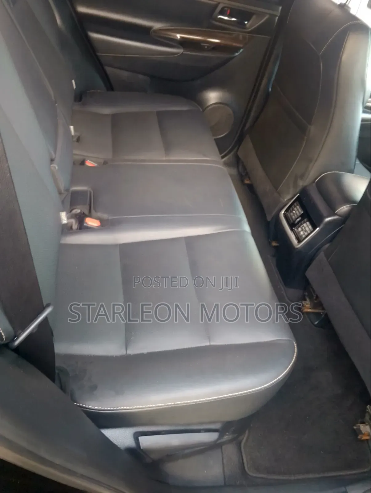 Toyota Harrier 2.0 2016 Black