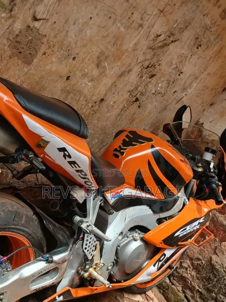 Honda CBR 2007 Orange