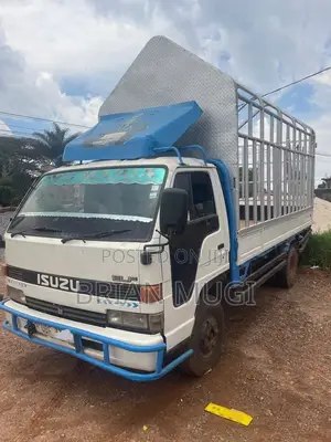 Isuzu ELF Truck 1996 White