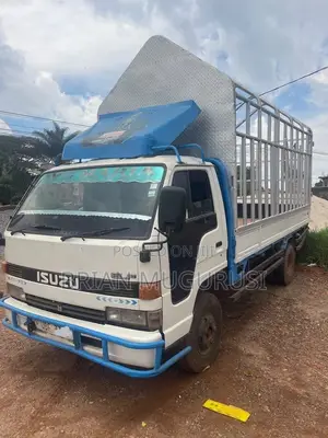 Isuzu ELF Truck 1996 White