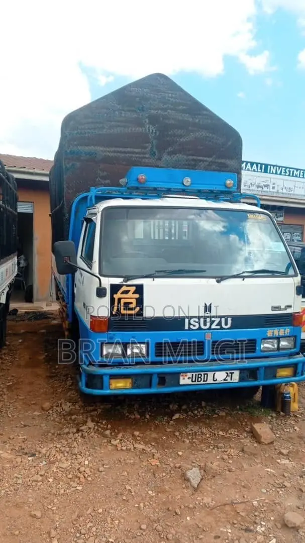 Isuzu ELF Truck 1996 White