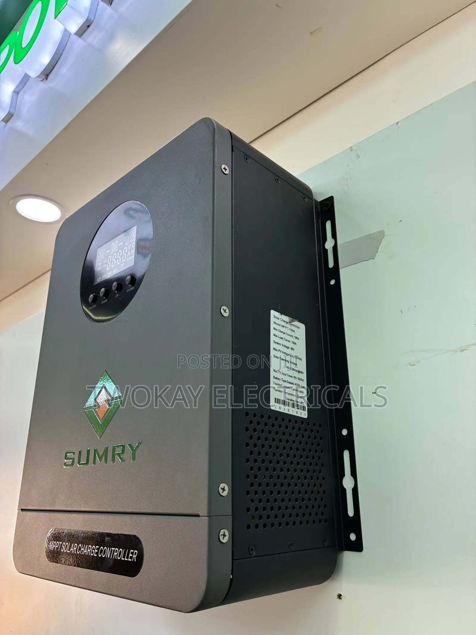 100A MPPT Charge Controller
